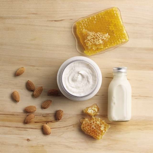 almond-milk-honey-gently-exfoliating-cream-scrub
